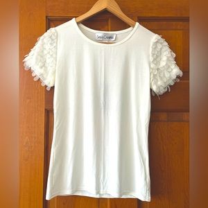 Sara Campbell XS ivory short sleeve jersey tee w/ petal textured sleeves